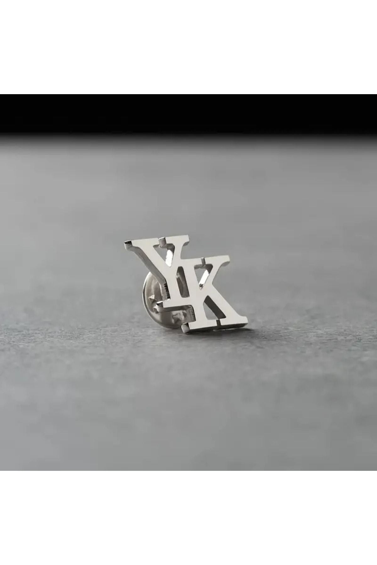 925 Ayar Gümüş 2 Harfli Yaka İğnesi Damat Hediyesi Kişiye Özel